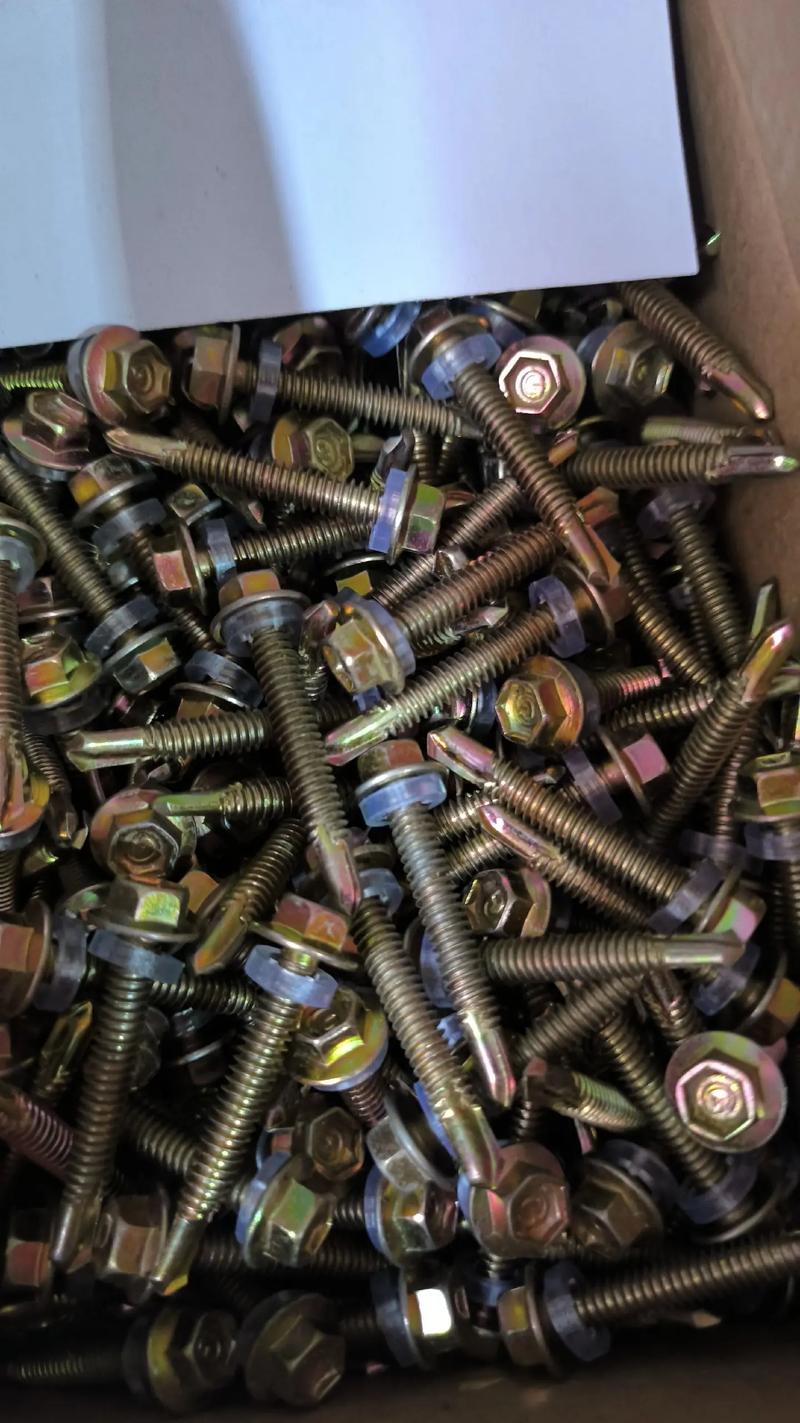 重慶門窗五金配件的核心 鉆尾自轉螺絲的應用優(yōu)勢